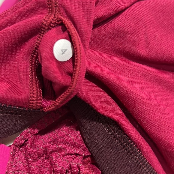 Lululemon Athletica Tank Top with Built-in Bra Size 4 - Picture 8 of 8